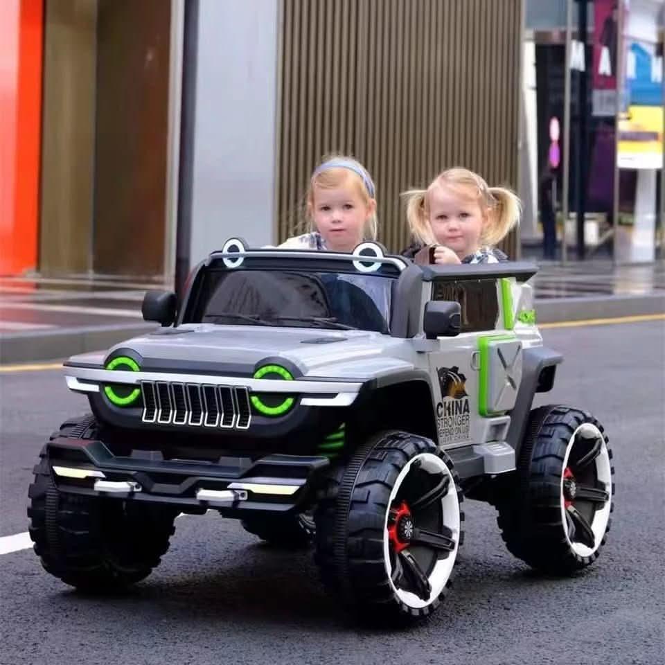 Children's electric car Tank 300 4WD off - road vehicle